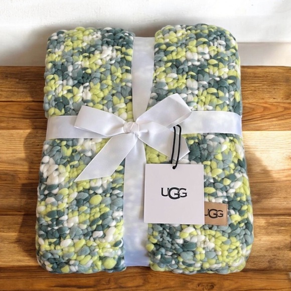 Ugg Sylvie Throw 50x70 in Shark Gray Multi